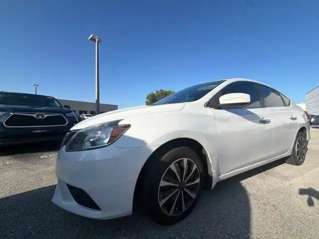 2016 Nissan Sentra SV CVT's photo