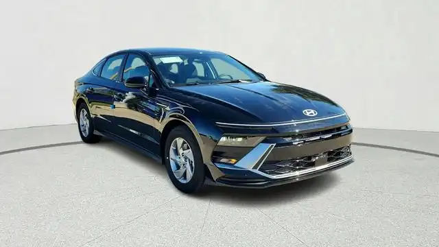 2026 Hyundai Sonata SE's photo