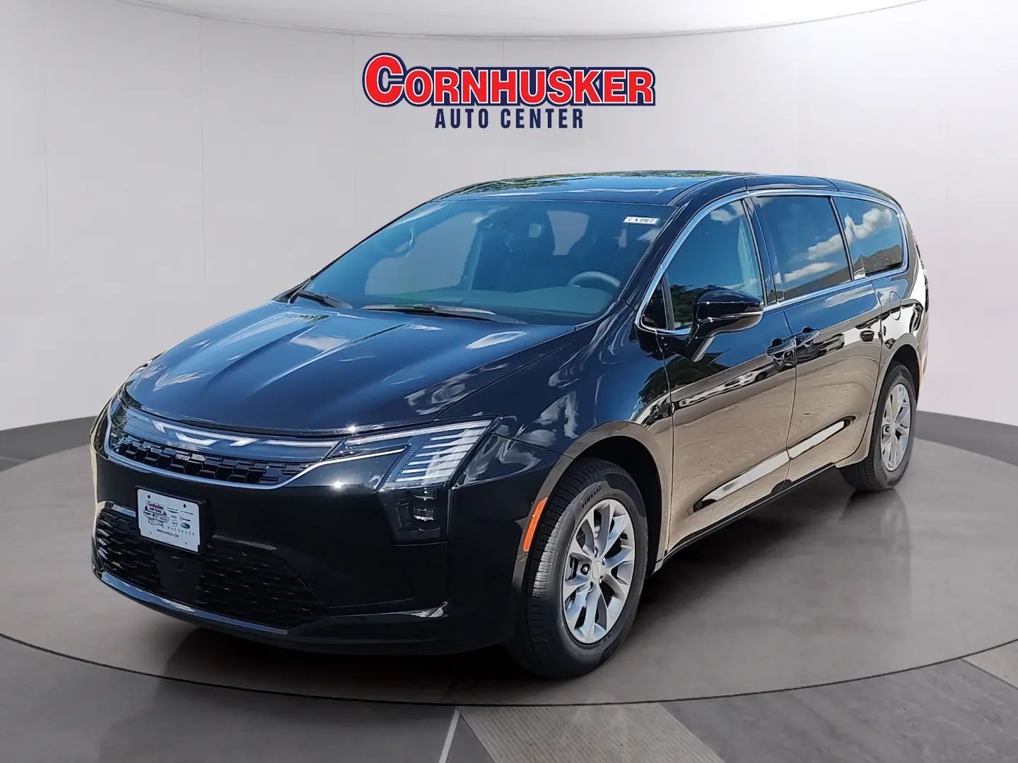 2027 Chrysler Pacifica Select AWD photo 3