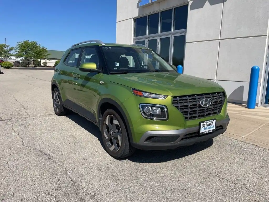 2024 Hyundai Venue SEL IVT's photo