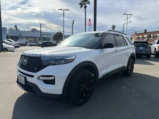 2022 Ford Explorer ST 4WD photo 3