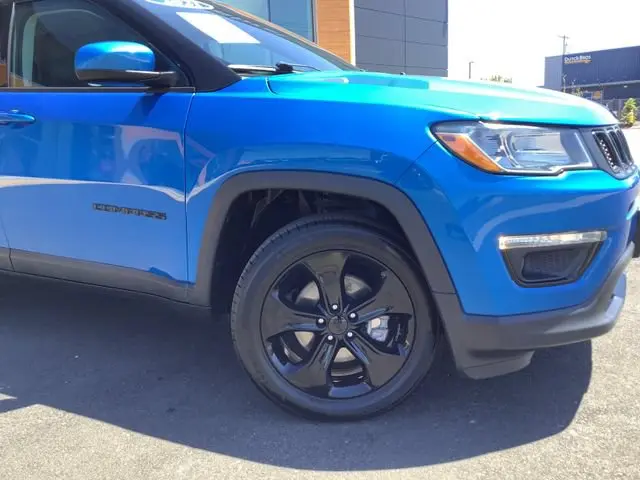 2021 Jeep Compass Altitude 4X4 photo 3