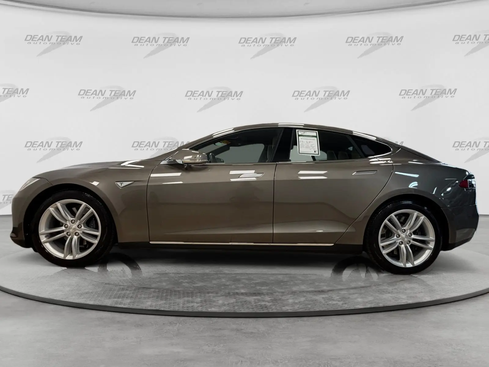 2015 Tesla Model S 85 photo 4