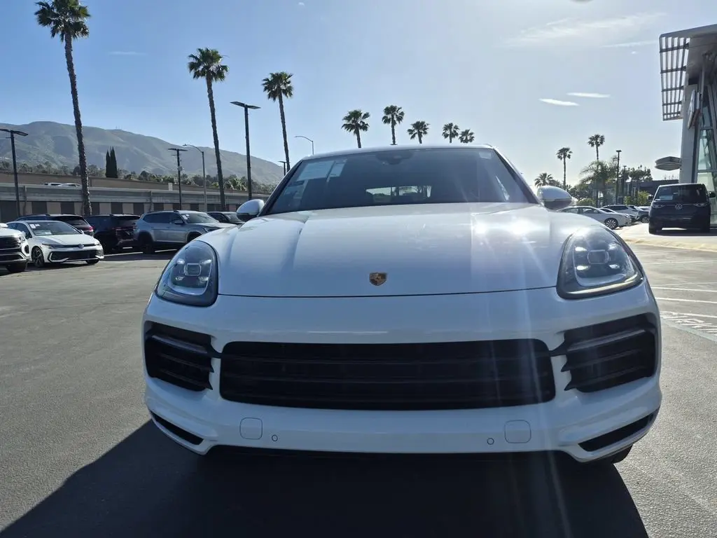 2021 Porsche Cayenne Base photo 3