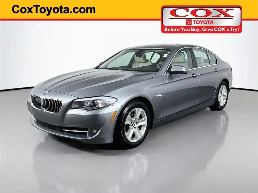 2013 BMW 5 Series 528i Sedan's photo