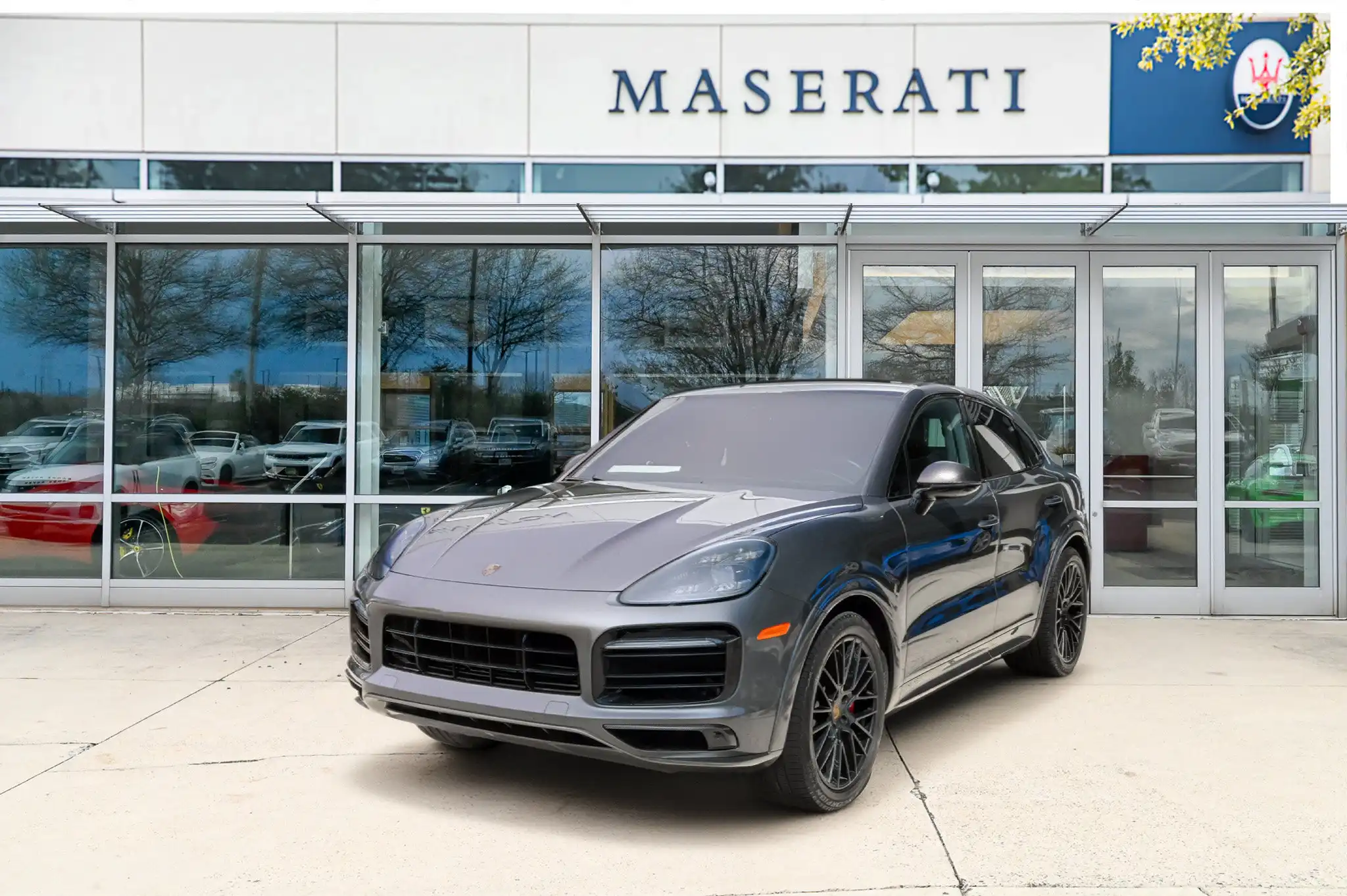 2023 Porsche Cayenne GTS's photo