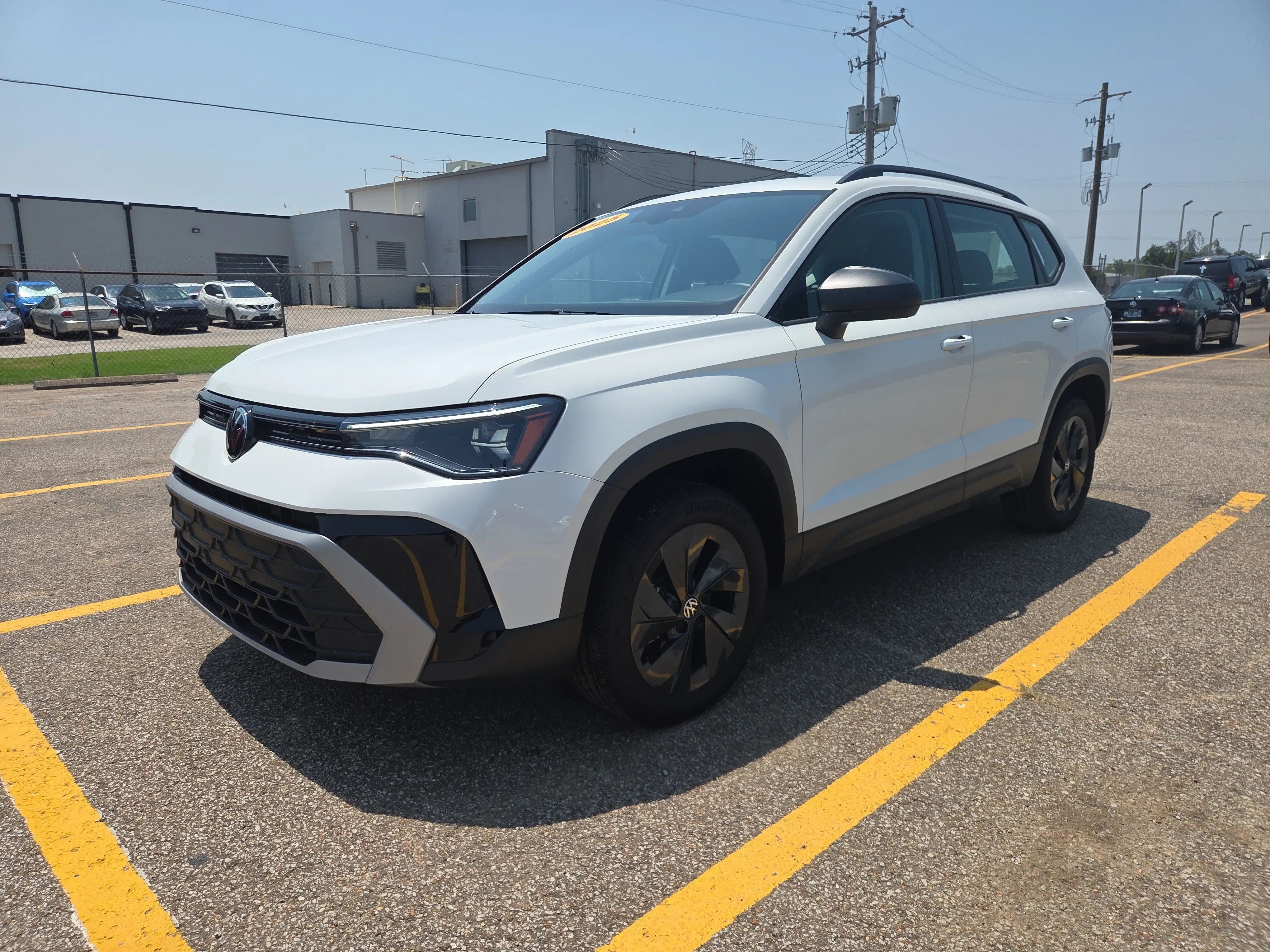 2025 Volkswagen Taos 1.5T S's photo