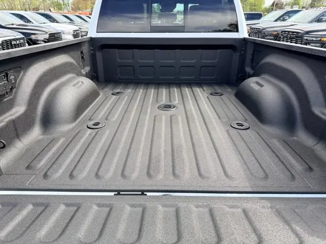 2026 RAM 2500 Laramie 4WD Crew Cab SWB photo 5