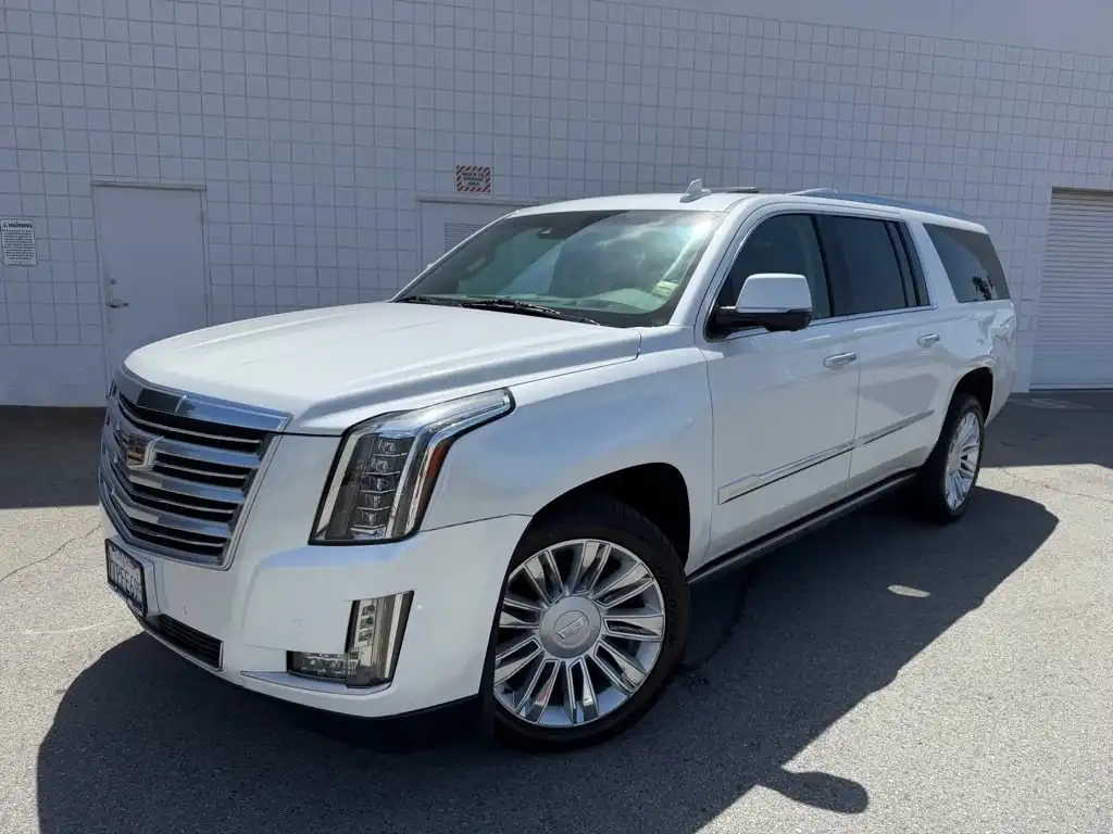 2016 Cadillac Escalade ESV AWD Platinum's photo