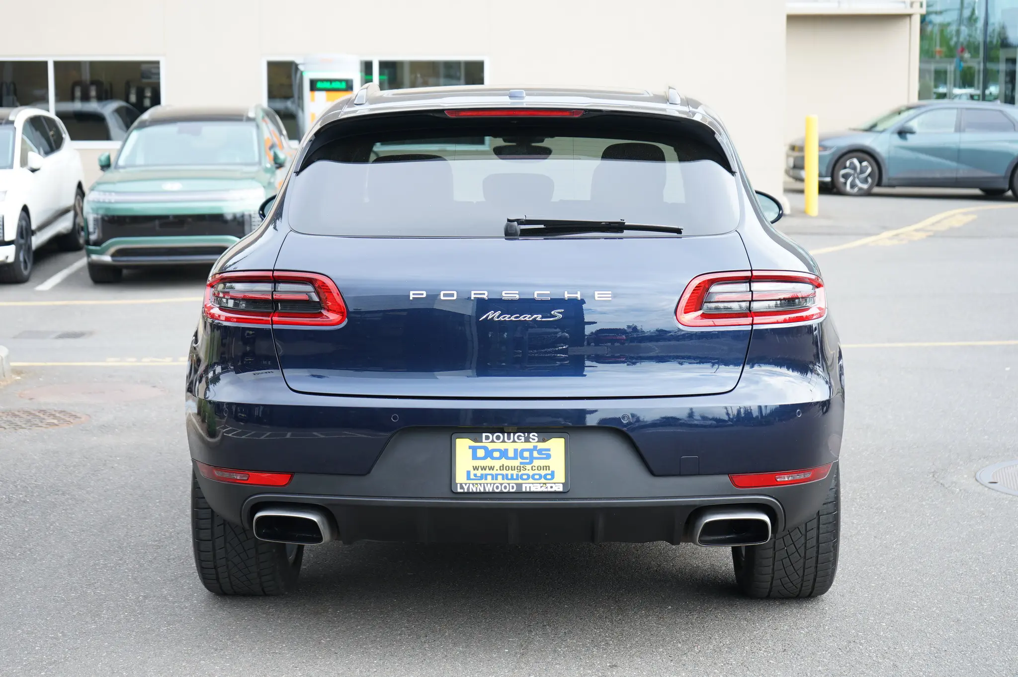 2017 Porsche Macan Base photo 5