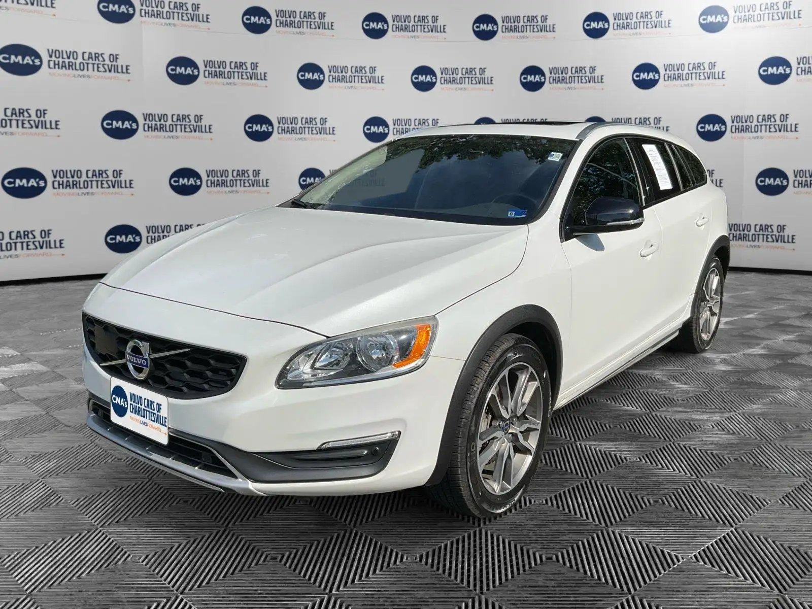 2016 Volvo V60 T5 Cross Country AWD's photo