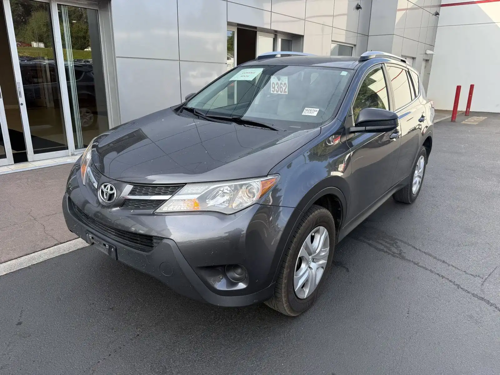 2015 Toyota RAV4 LE AWD's photo