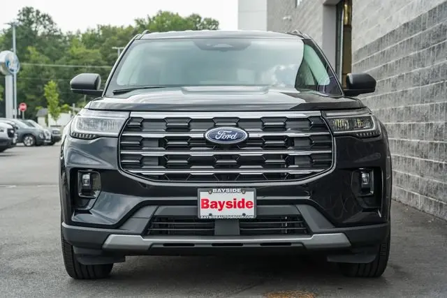 2026 Ford Explorer Active photo 3