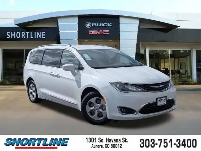 2018 Chrysler Pacifica Hybrid Touring L's photo