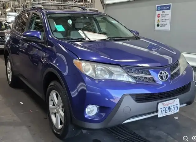 2014 Toyota RAV4 XLE photo 1