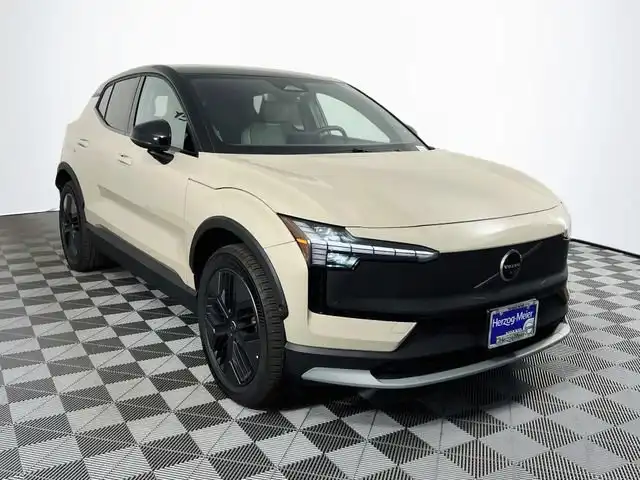 2026 Volvo EX30 Twin Motor Cross Country Ultra's photo