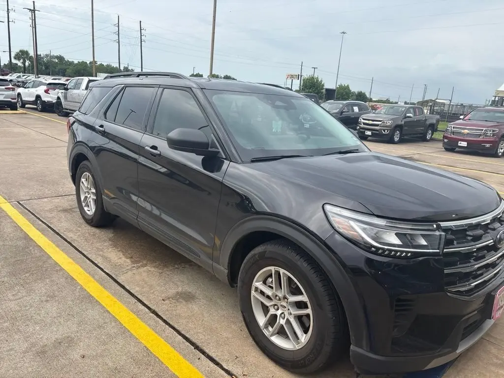 2026 Ford Explorer Active photo 5