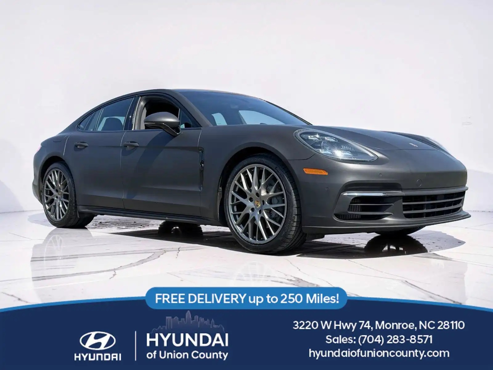 2018 Porsche Panamera 4S's photo