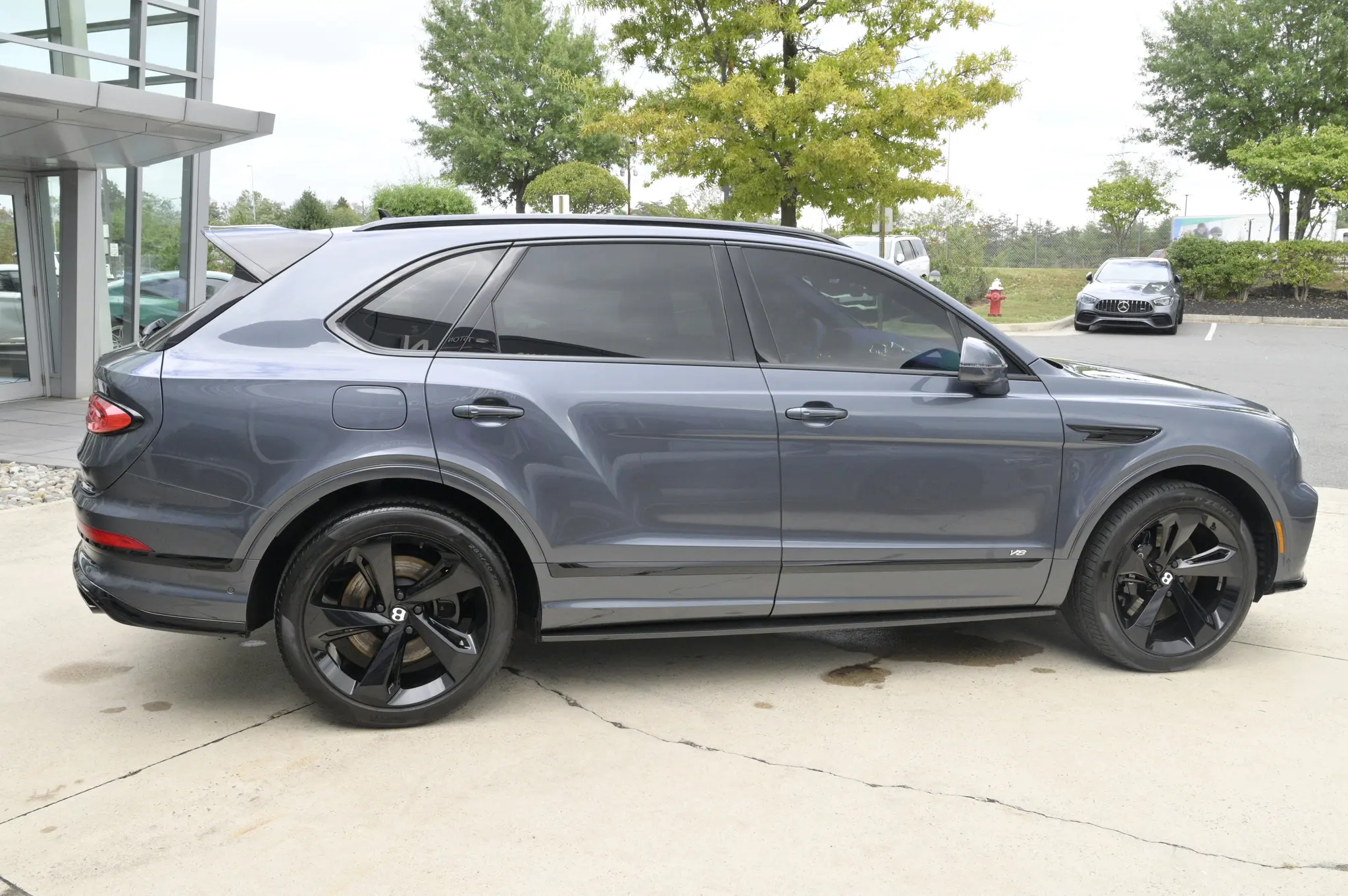 2021 Bentley Bentayga V8 photo 4