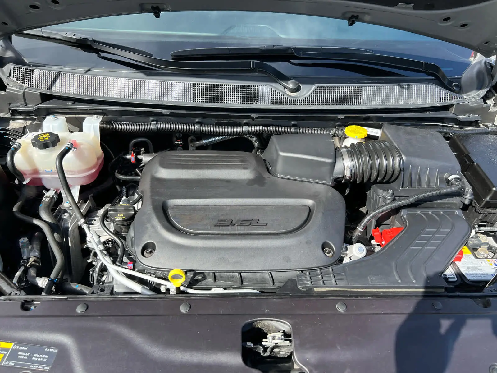 2025 Chrysler Pacifica Select photo 3