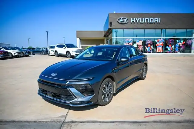 2025 Hyundai Sonata SEL's photo
