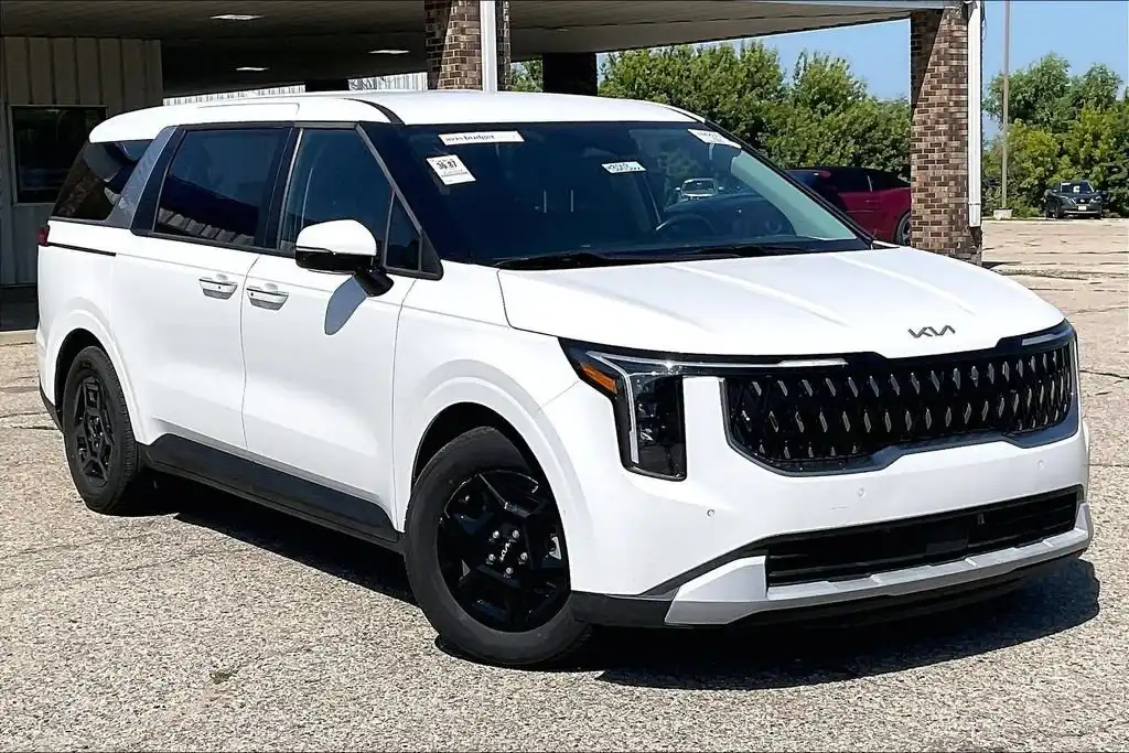 2025 Kia Sedona LXS's photo
