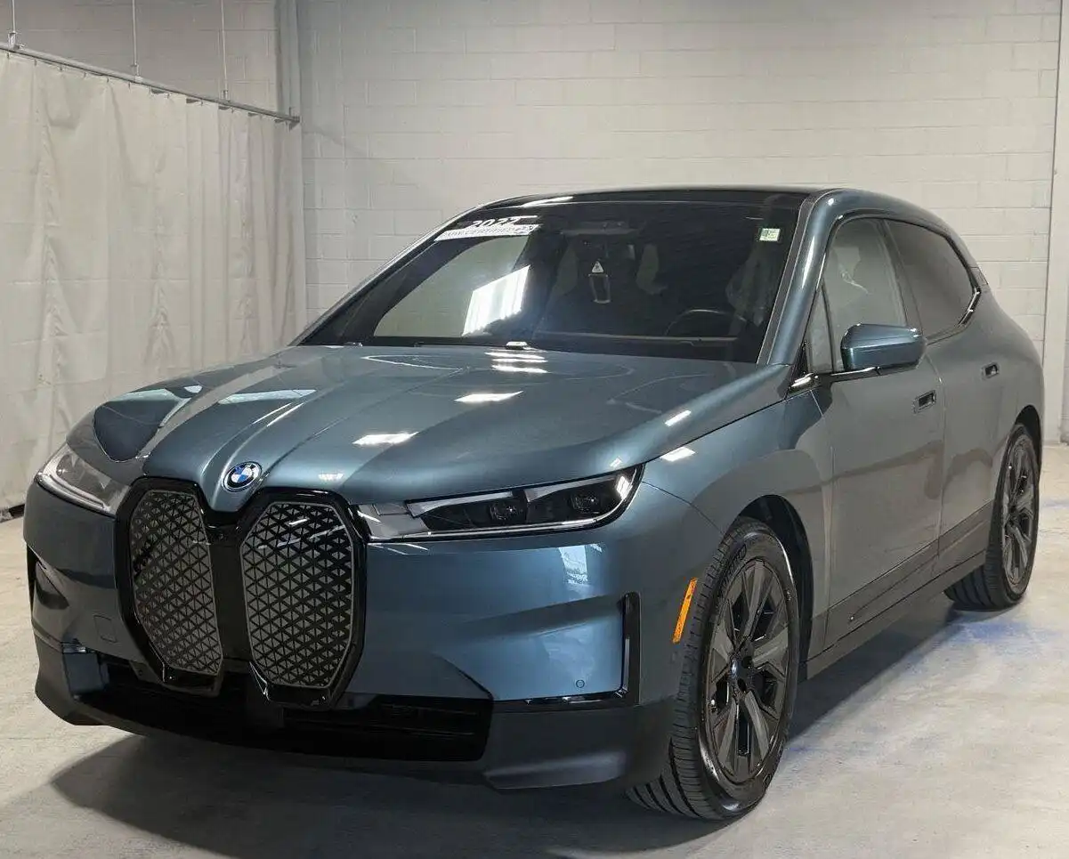 2022 BMW iX xDrive50's photo