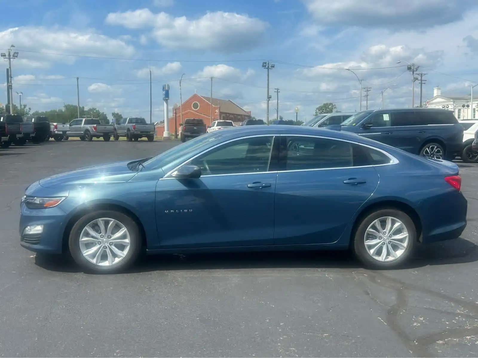2025 Chevrolet Malibu 1LT's photo