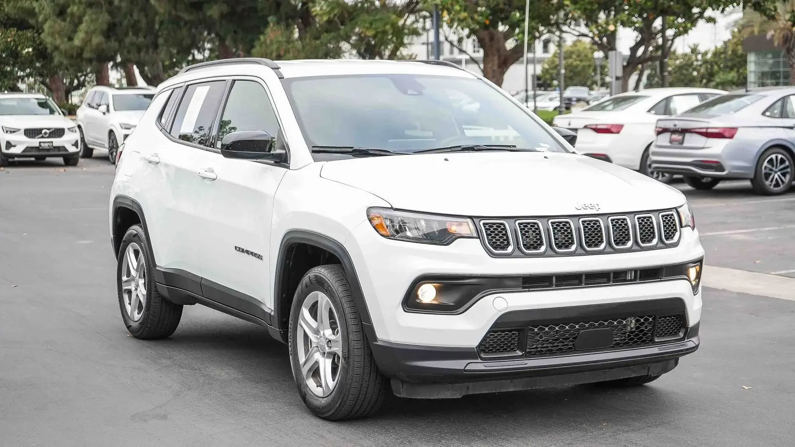 2024 Jeep Compass Latitude 4X4 photo 3