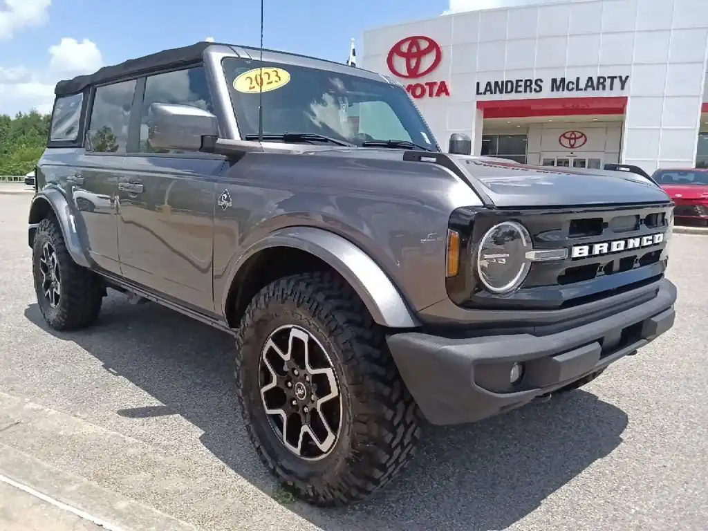 2023 Ford Bronco Outer Banks 4x4's photo