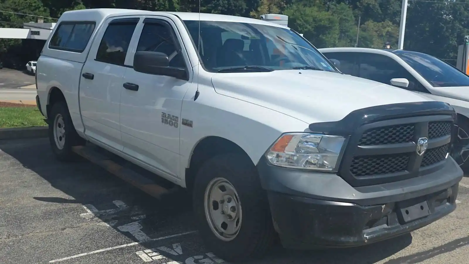 2016 RAM 1500 Tradesman 4WD Crew Cab 5'7's photo