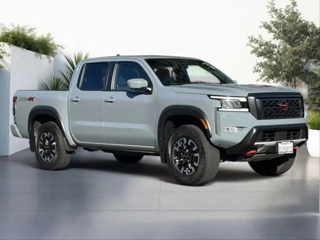 2023 Nissan Frontier PRO-4X Crew Cab 4WD's photo