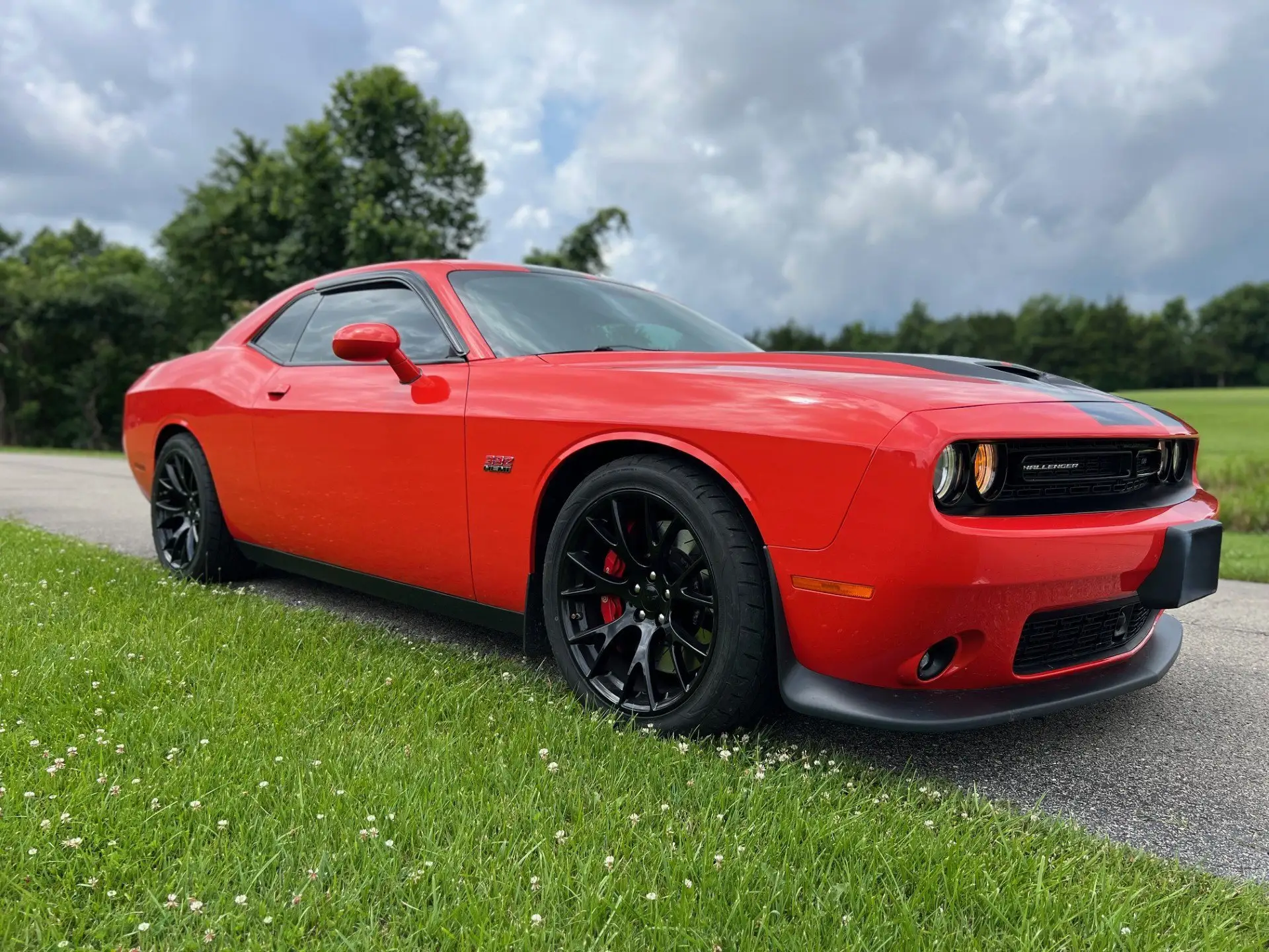 2016 Dodge Challenger SRT 392 photo 1