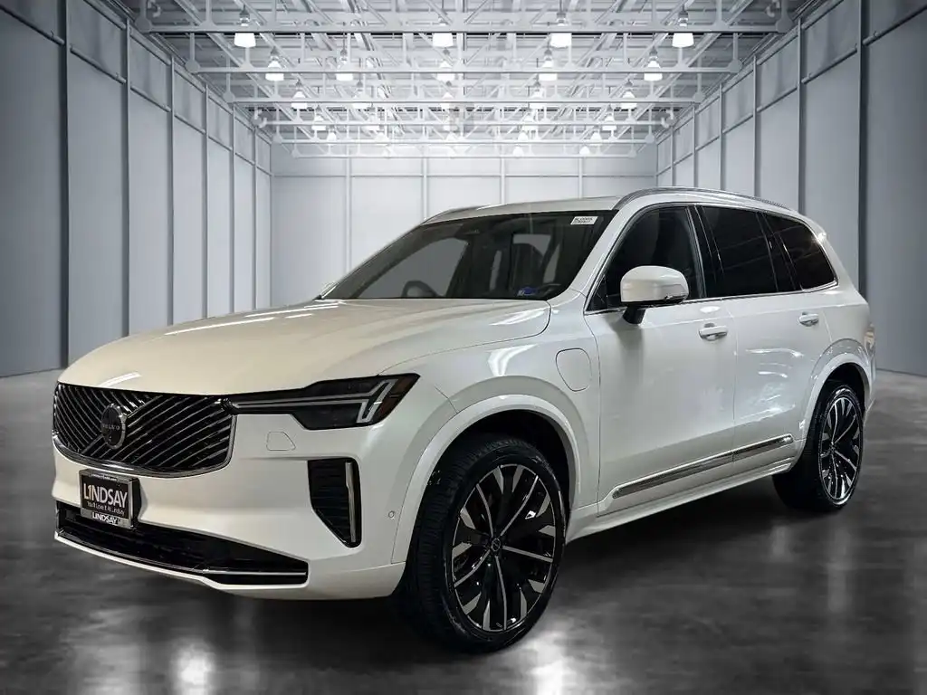 2025 Volvo XC90 T8 Recharge Plus Bright 7-Seat 4WD's photo