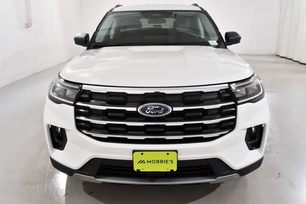 2026 Ford Explorer Active 4WD photo 3