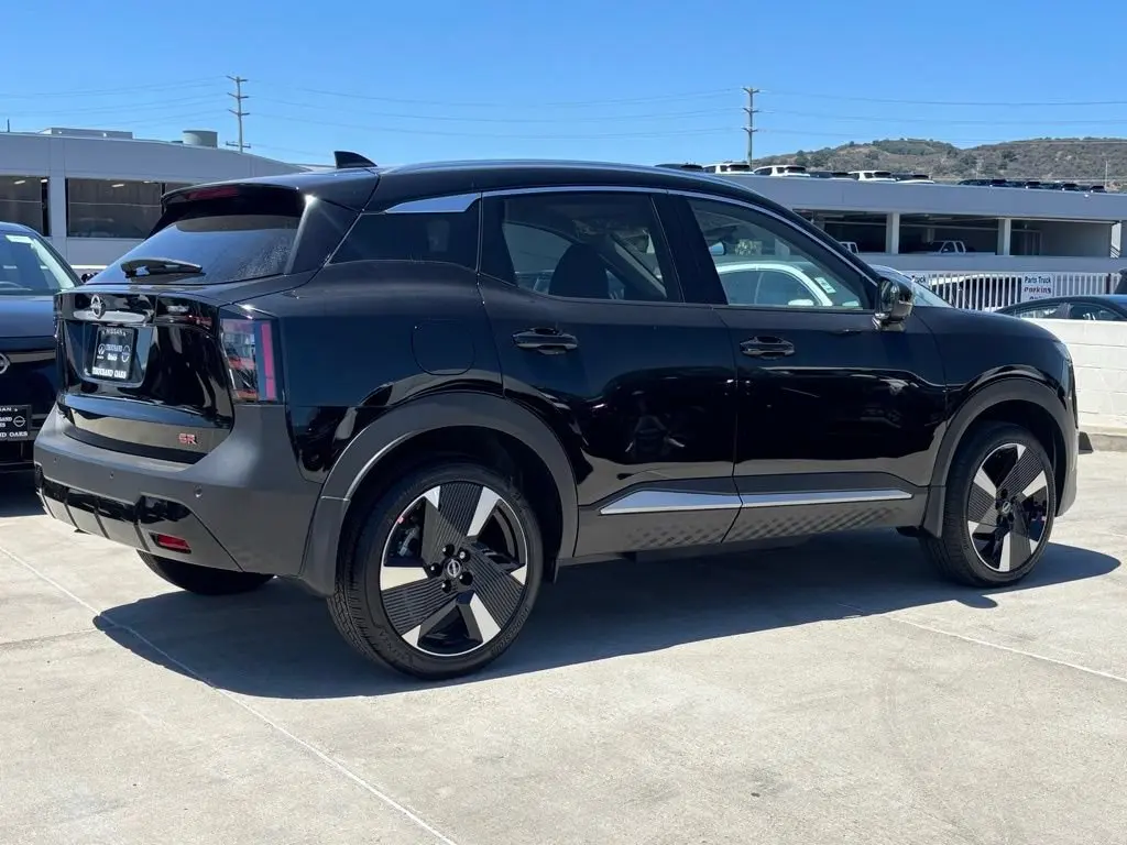 2025 Nissan Kicks 2.0 SR photo 3
