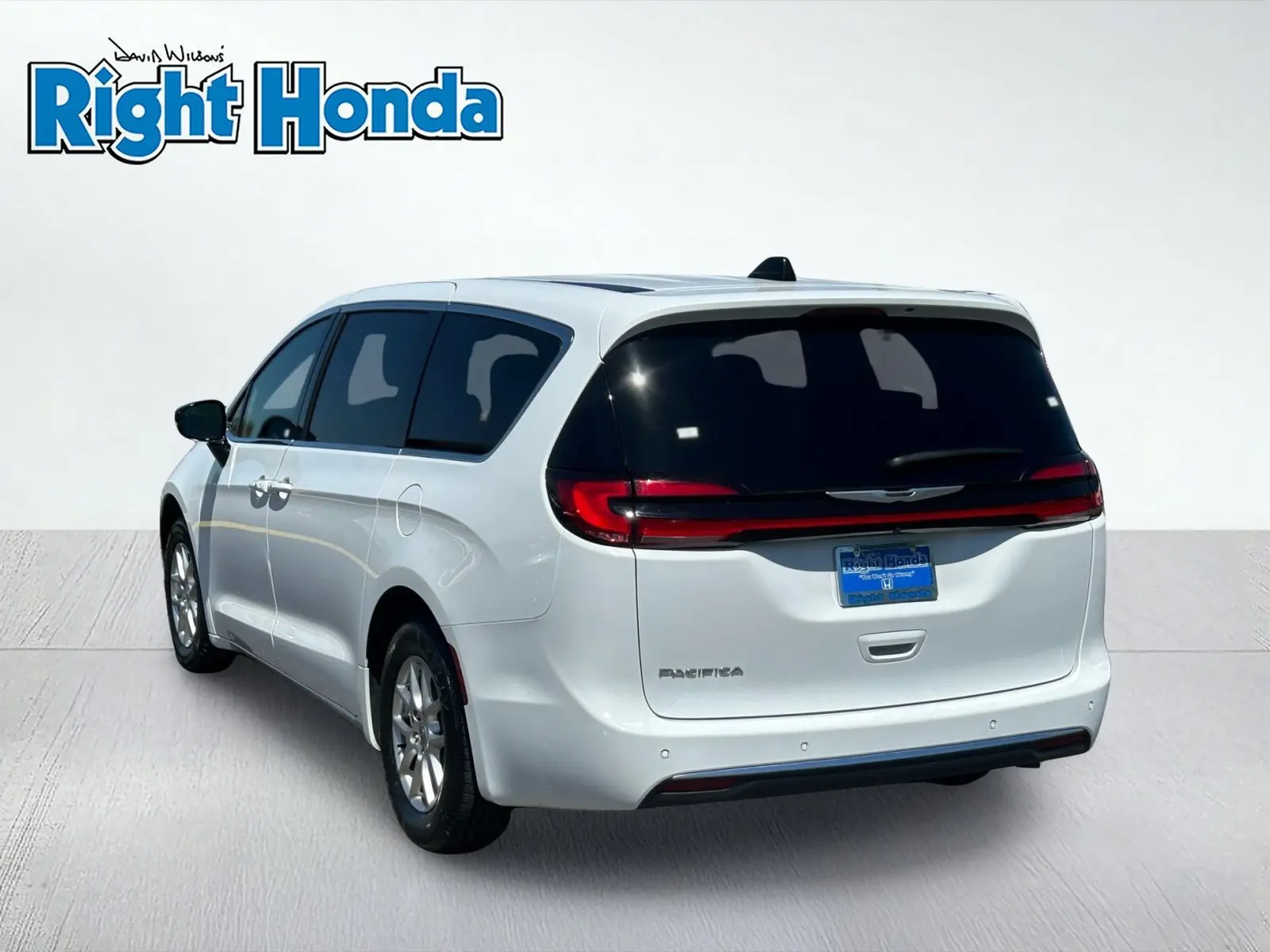 2025 Chrysler Pacifica Select photo 4