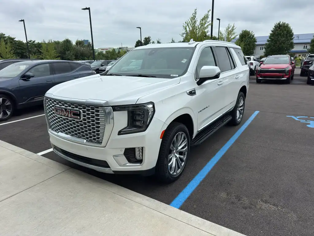 2021 GMC Yukon 4WD Denali's photo
