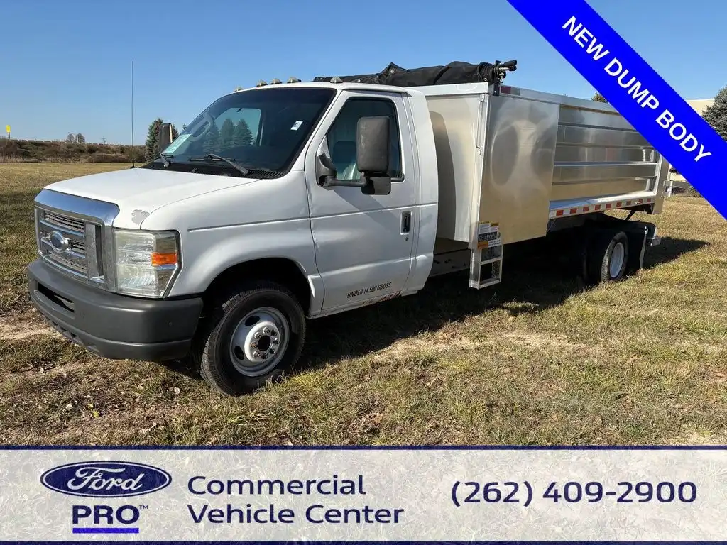 2011 Ford E-Series's photo