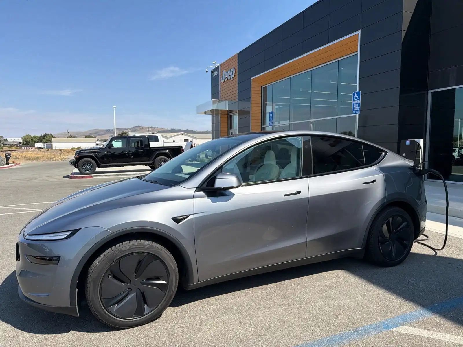 2026 Tesla Model Y Premium All-Wheel Drive's photo