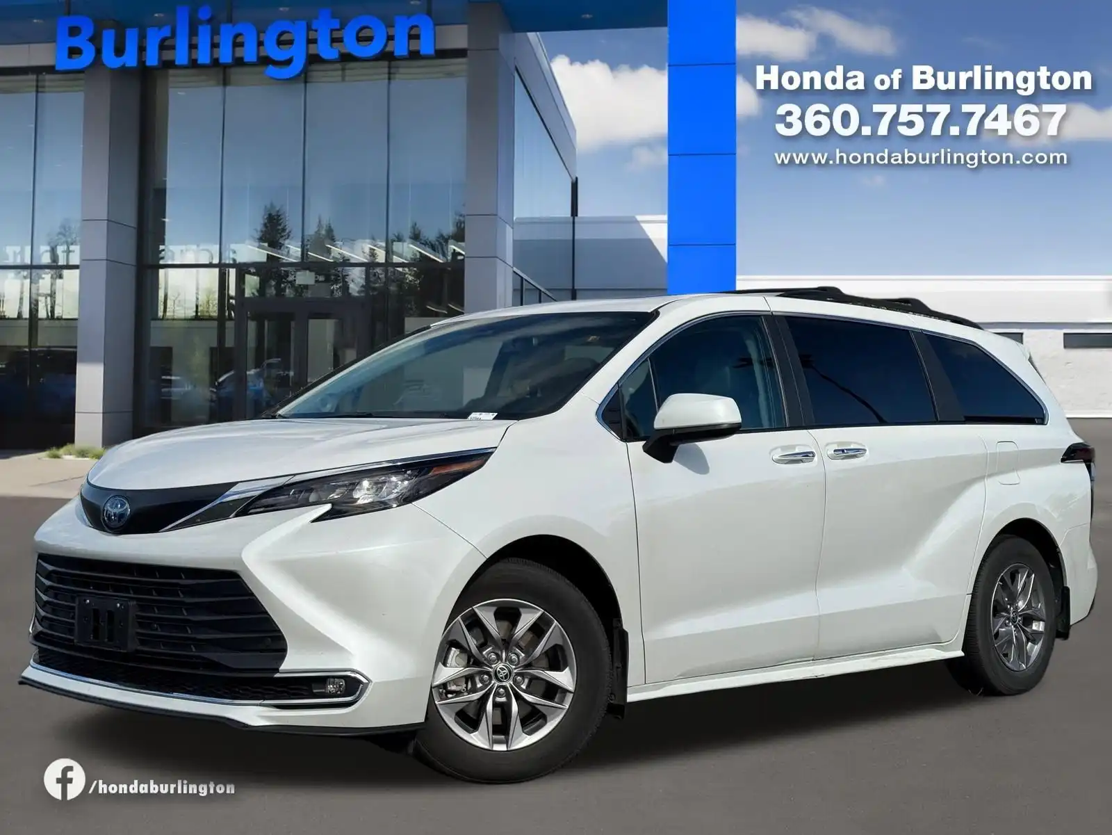 2024 Toyota Sienna XLE 7-Passenger Hybrid AWD's photo