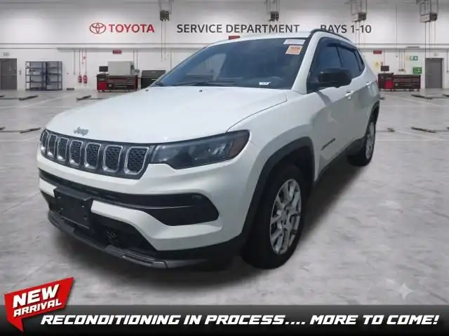 2023 Jeep Compass Latitude Lux 4X4's photo