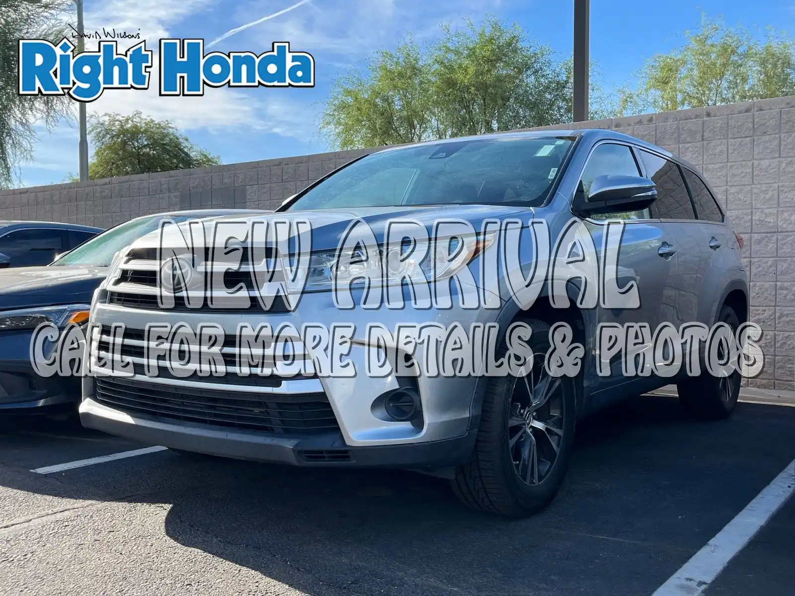 2019 Toyota Highlander LE 2WD's photo