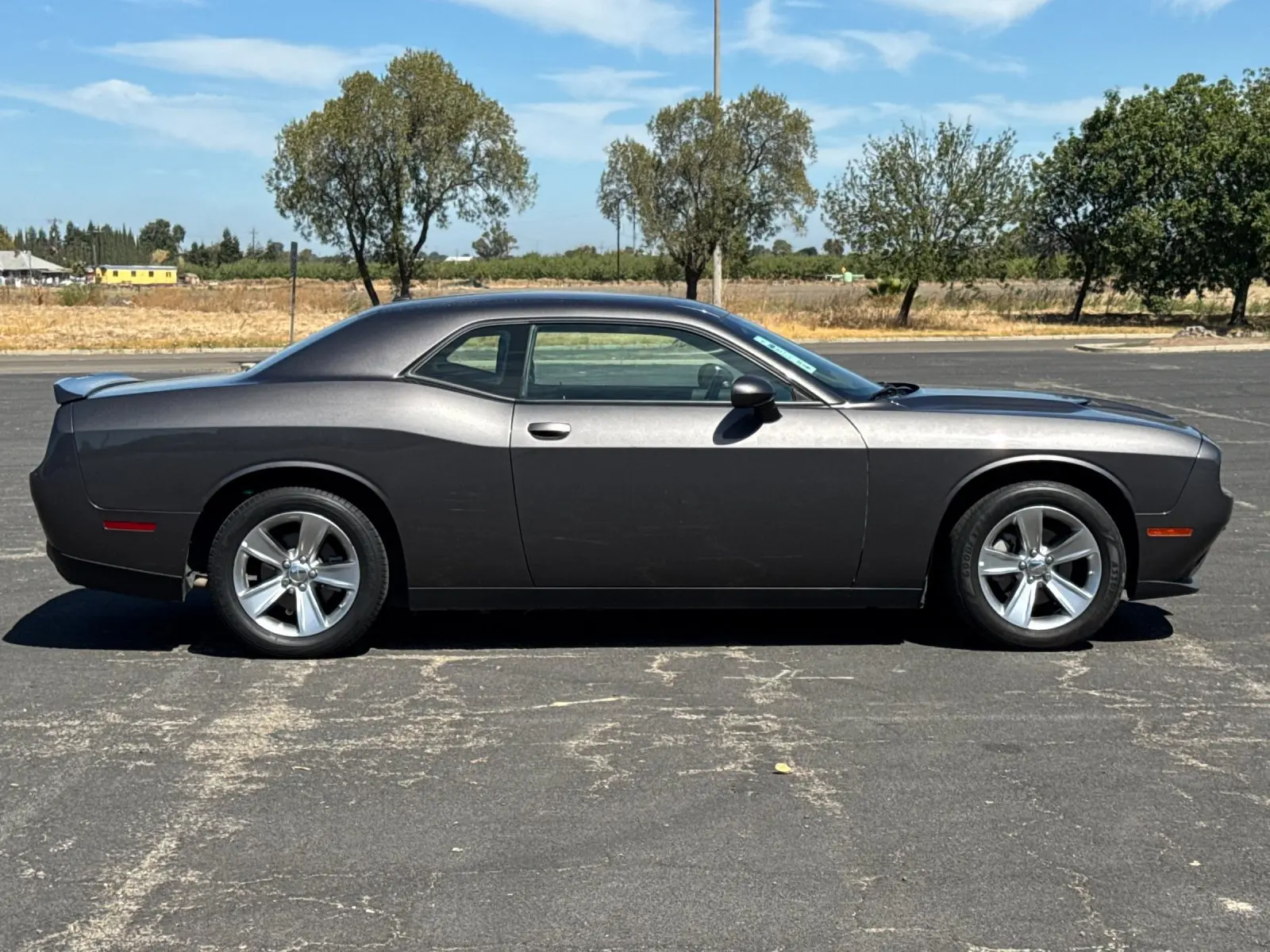 2022 Dodge Challenger SXT Auto photo 3