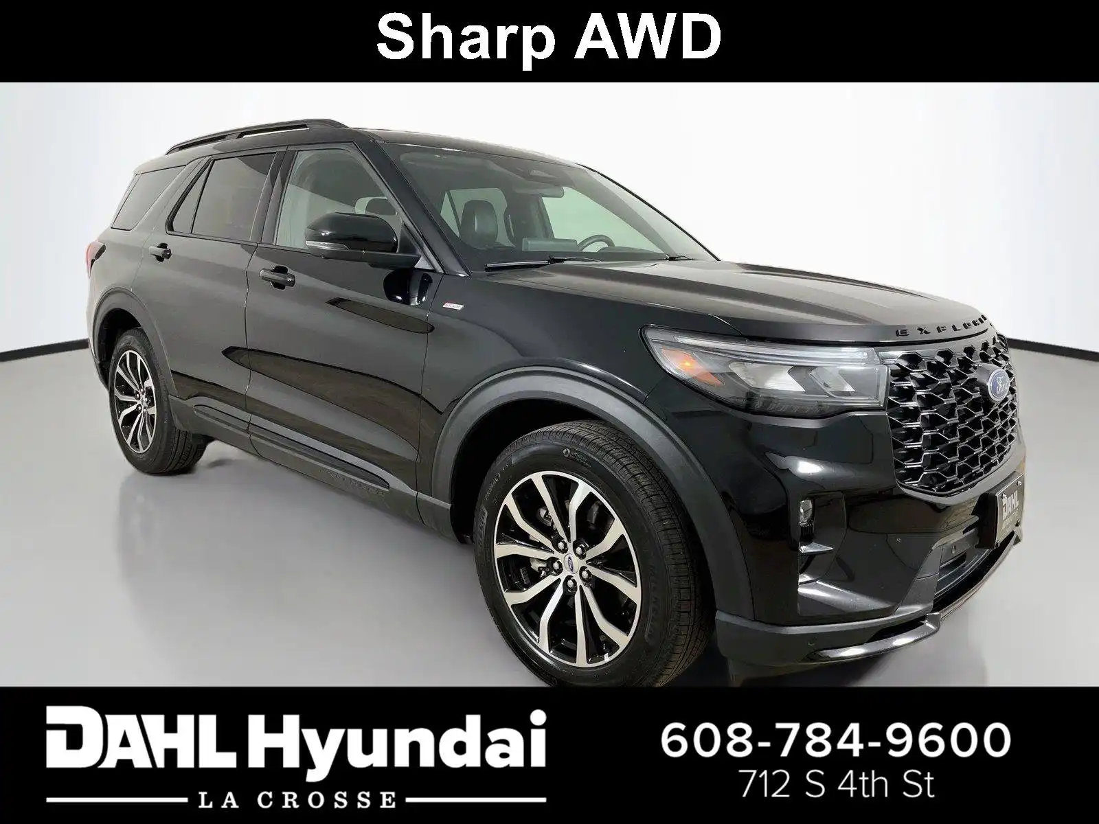 2026 Ford Explorer ST-Line 4WD's photo