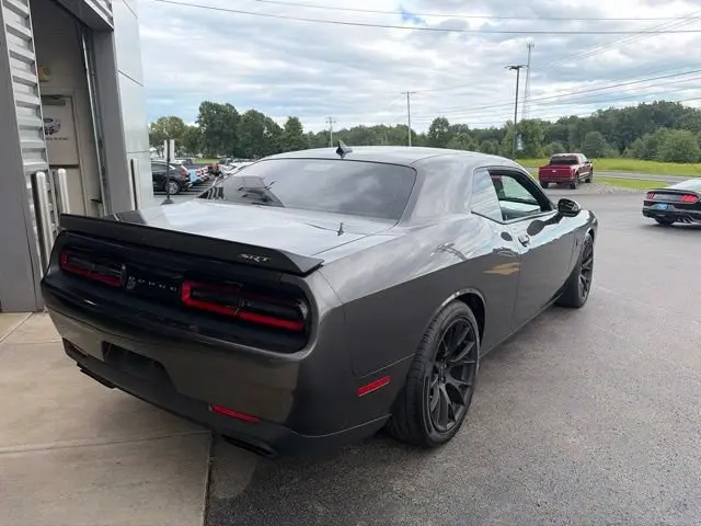 2015 Dodge Challenger SRT Hellcat photo 3