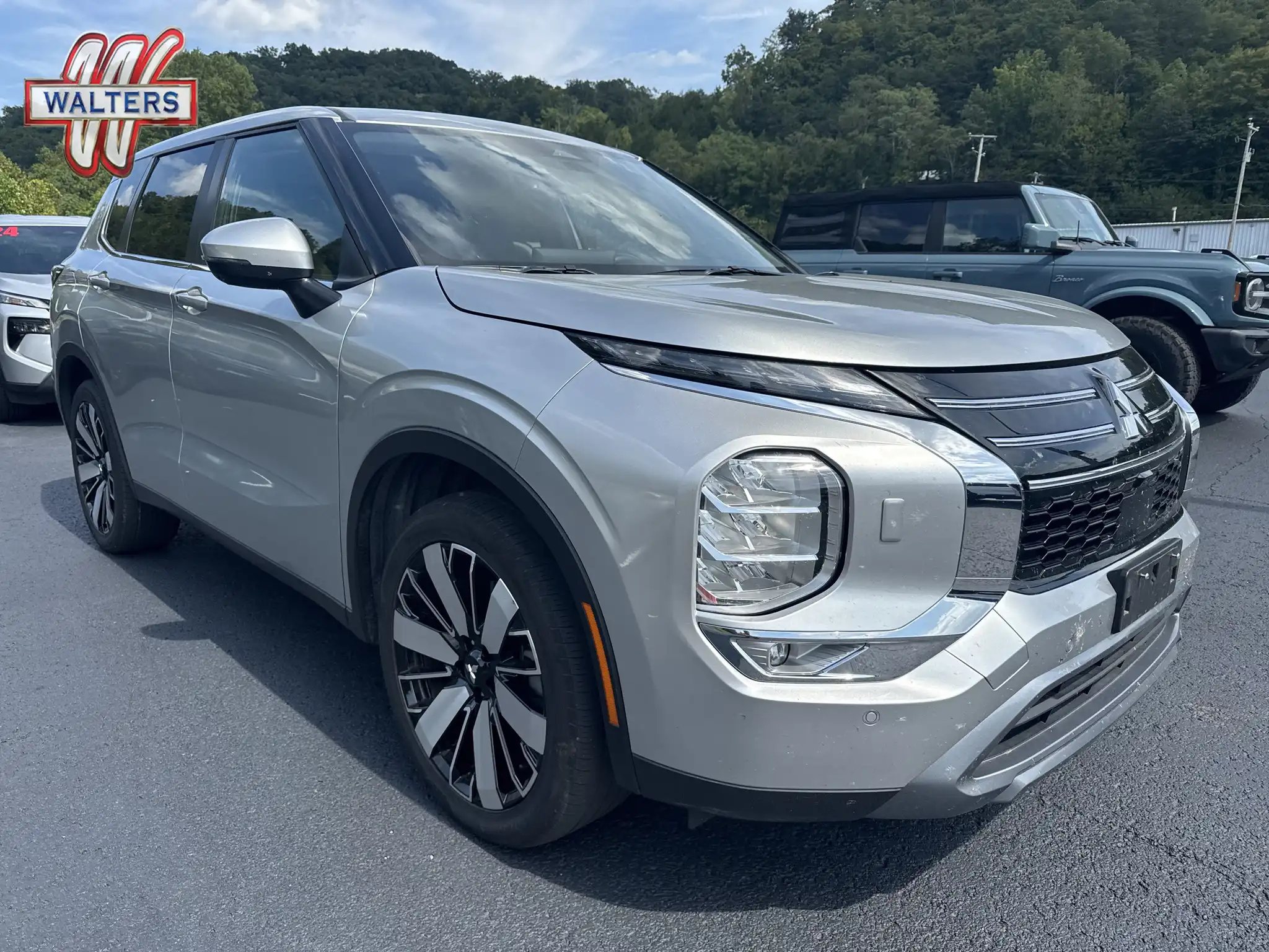 2025 Mitsubishi Outlander SE S-AWC's photo