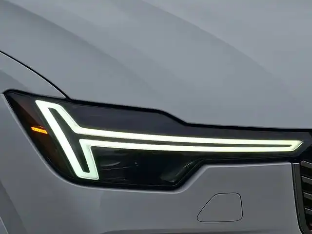 2025 Volvo XC90 T8 Recharge Ultra Bright 4WD's photo
