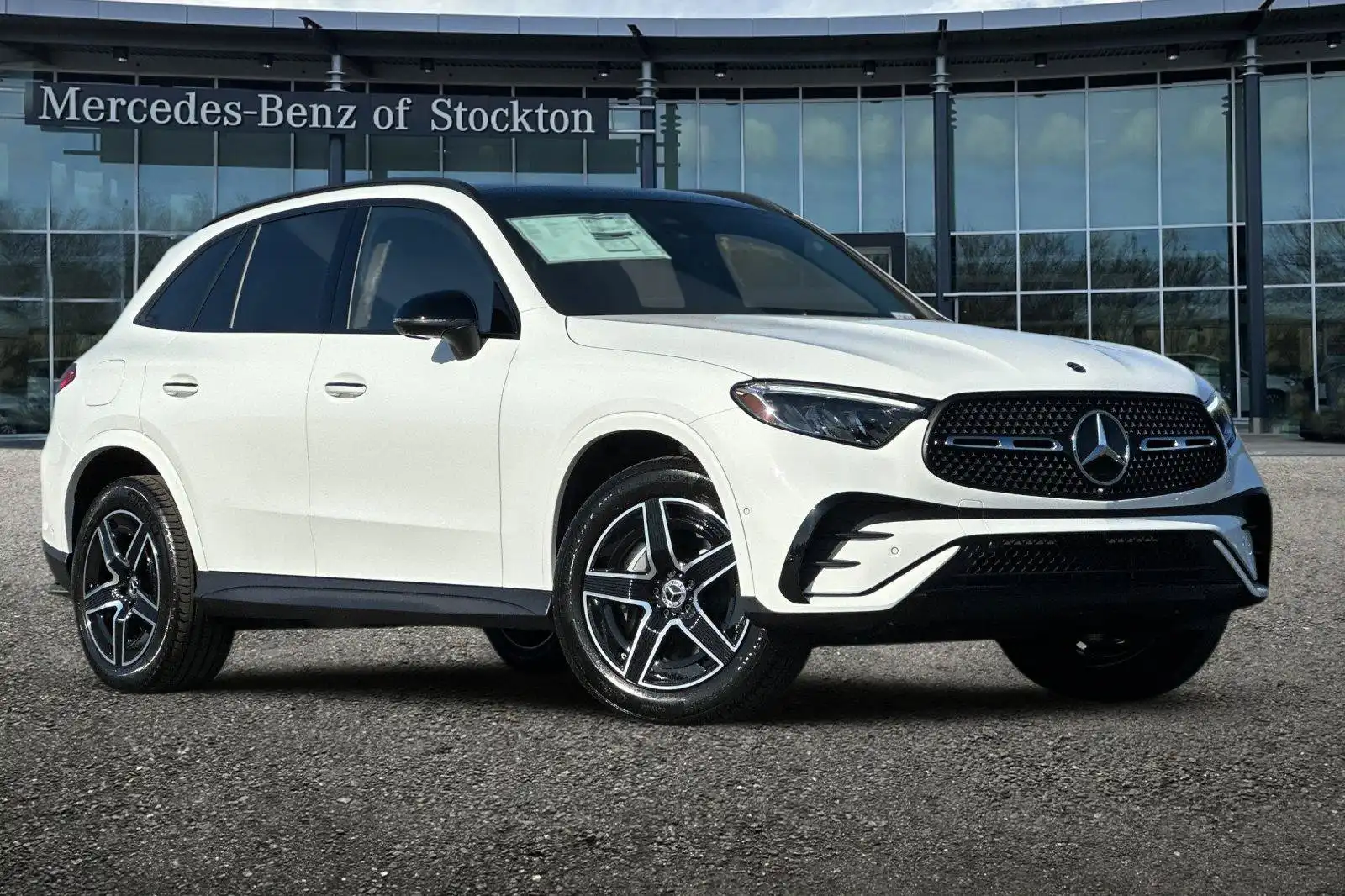 2027 Mercedes-Benz GLC GLC300 4MATIC's photo