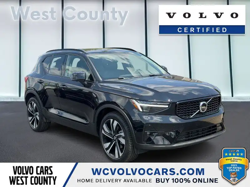 2026 Volvo XC40 B5 Plus Dark AWD's photo